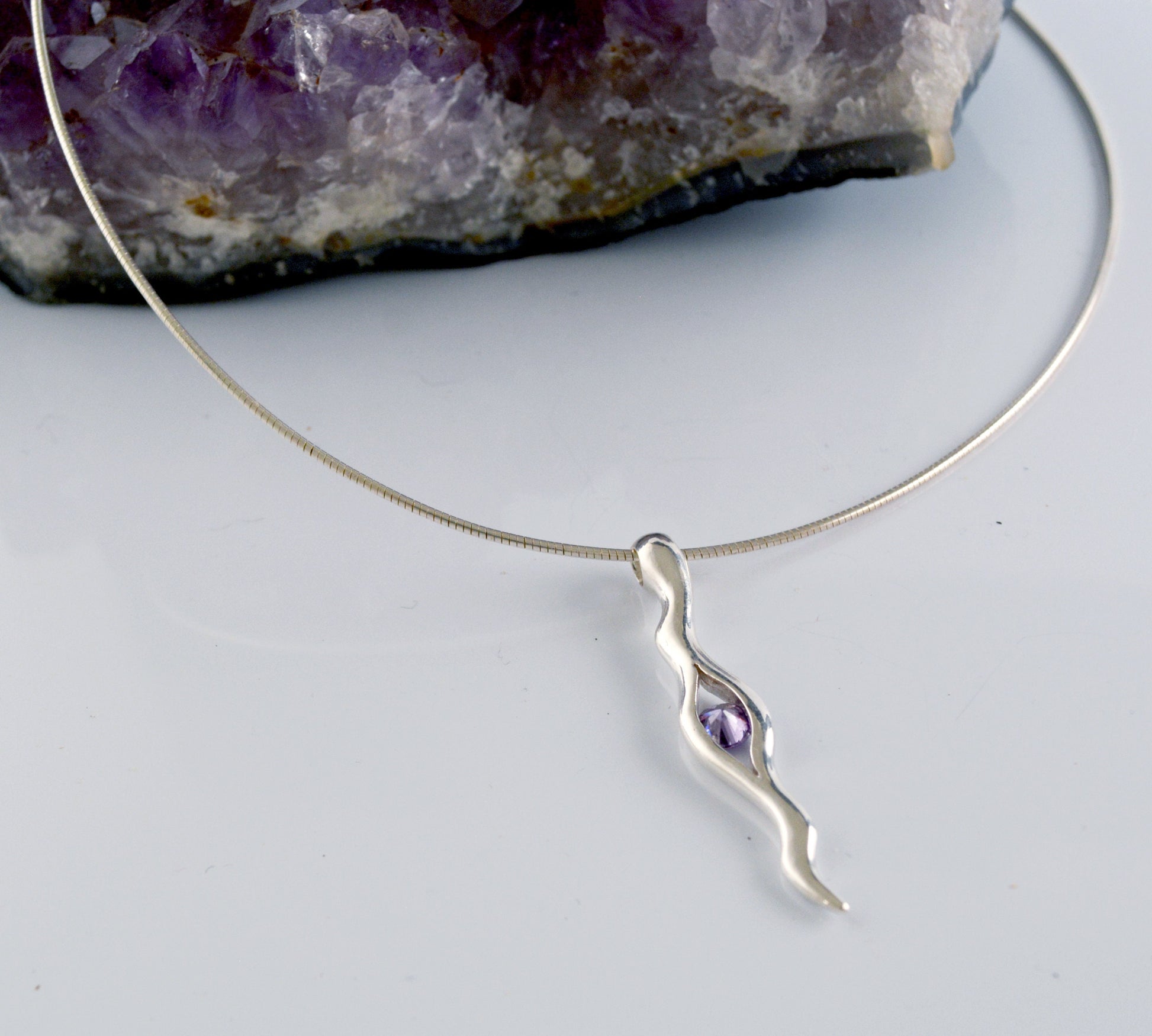 Colgante plata de El ojo de la suerte con piedra,  Joyería contemporánea - D´Cast