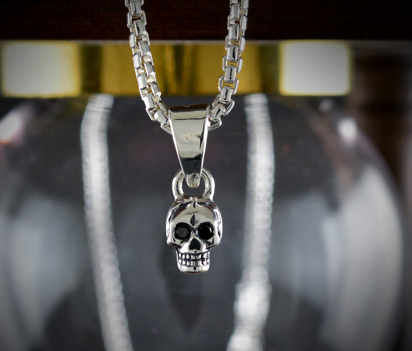 Colgante plata calavera pequeña, Colgante cráneo humano, Colgante plata artesanal, Joyería urbana, Estilo punk, Joyería unisex