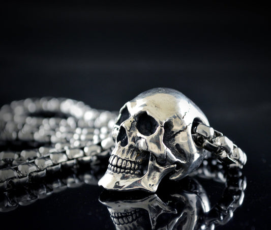 Gran colgante  calavera humana hecha a mano en plata de ley, Memento mori, Colgante motero - D´Cast