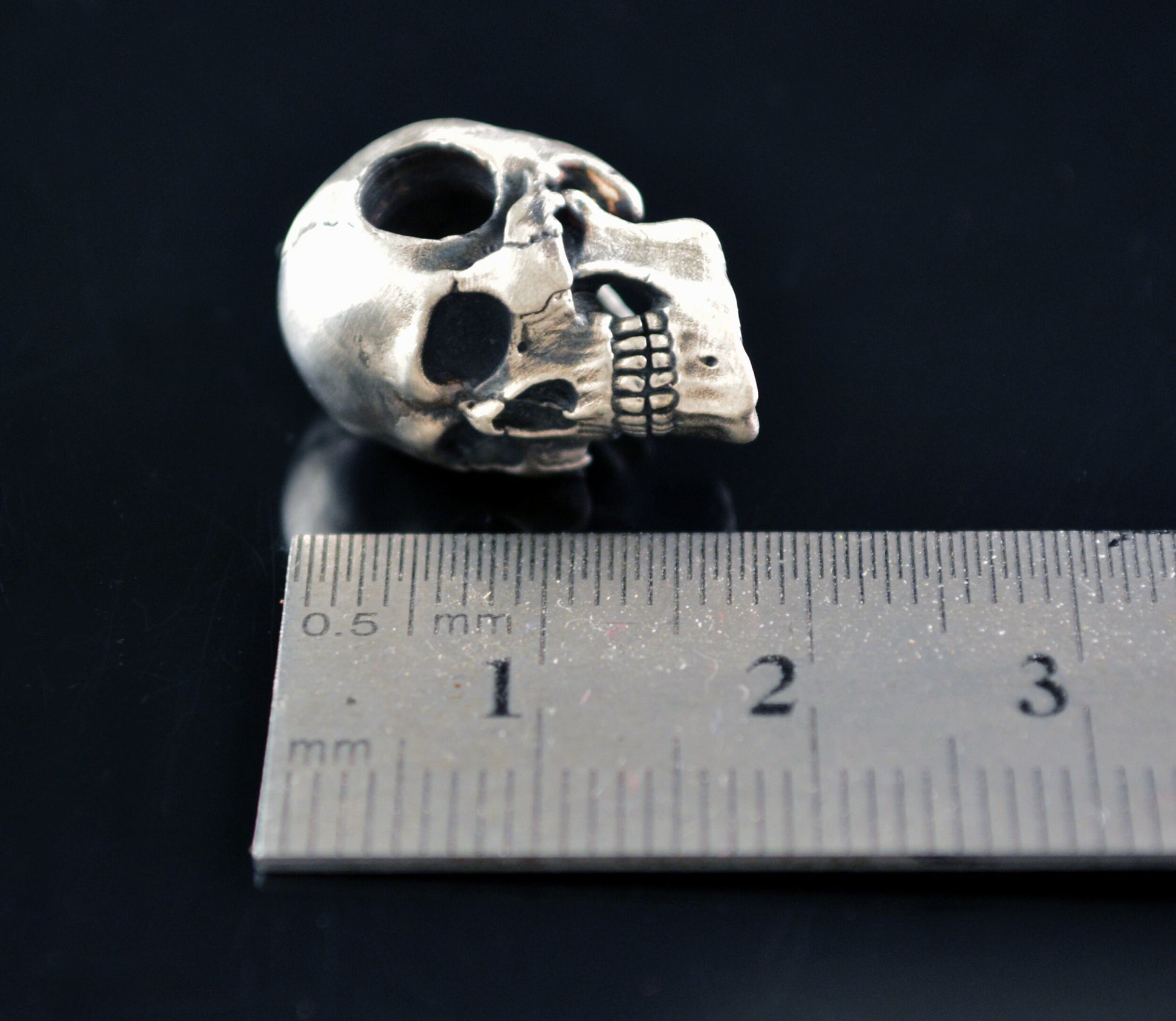 Colgante Calavera completa de plata , Calavera humana hecha a mano en plata de ley, Colgante Memento Mori, Regalo genial para él o ella - D´Cast