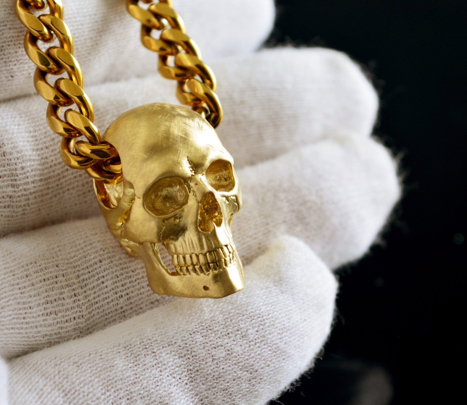 Colgante calavera humana grande de oro , Craneo humano completo de oro de 18k, Memento mori colgante, Regalo calavera única - D´Cast