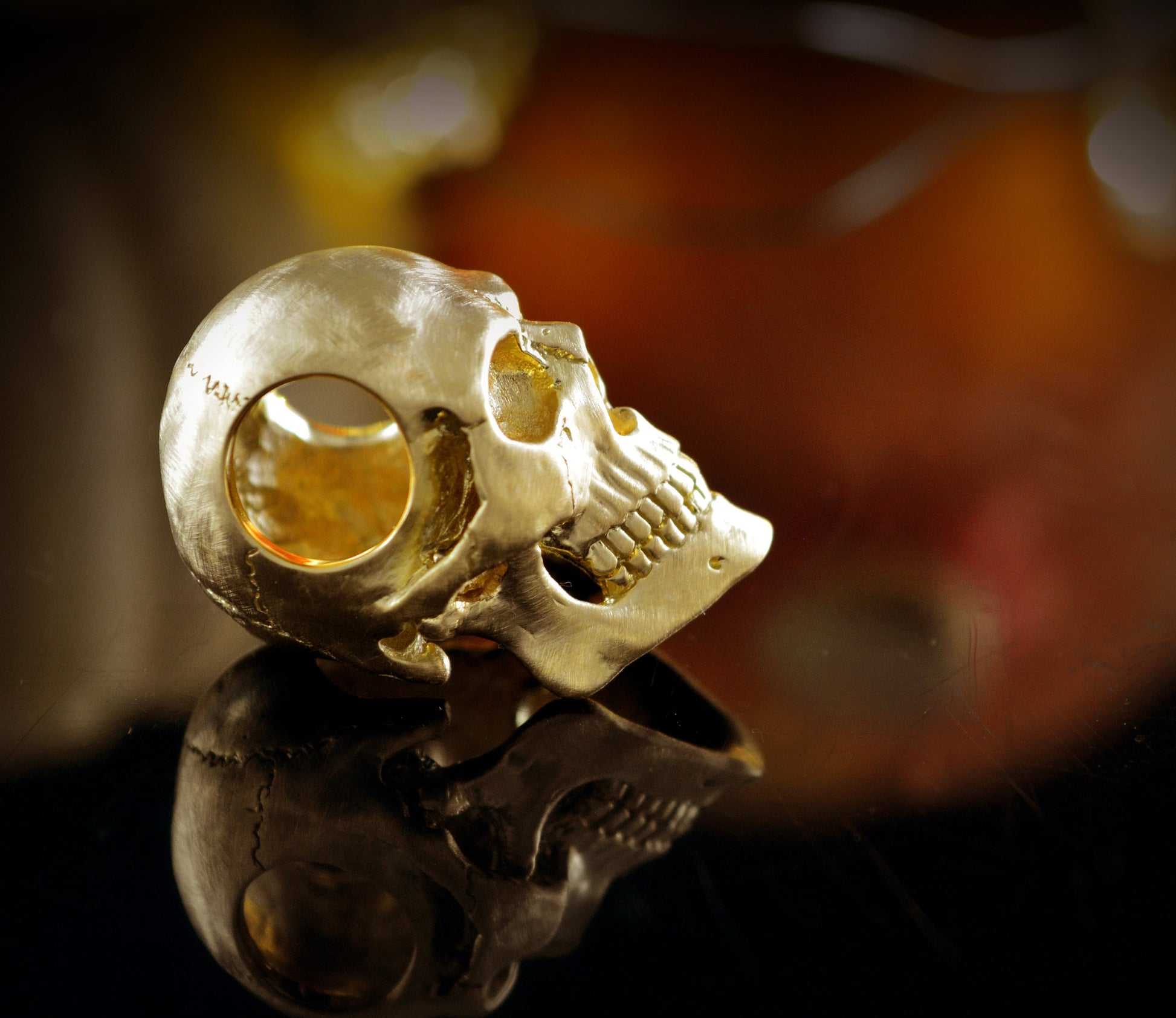 Colgante calavera humana grande de oro , Craneo humano completo de oro de 18k, Memento mori colgante, Regalo calavera única - D´Cast
