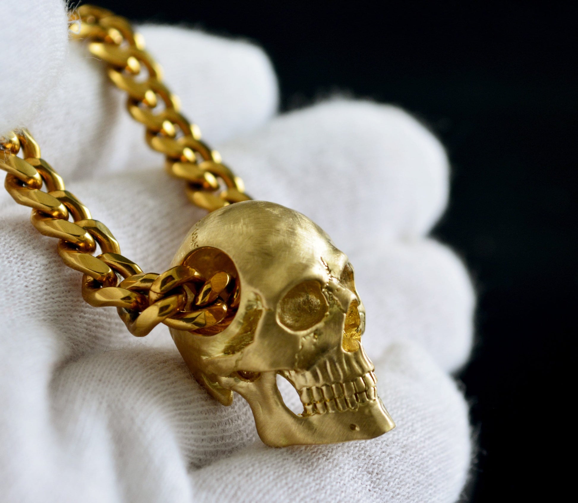 Colgante calavera humana grande de oro , Craneo humano completo de oro de 18k, Memento mori colgante, Regalo calavera única - D´Cast
