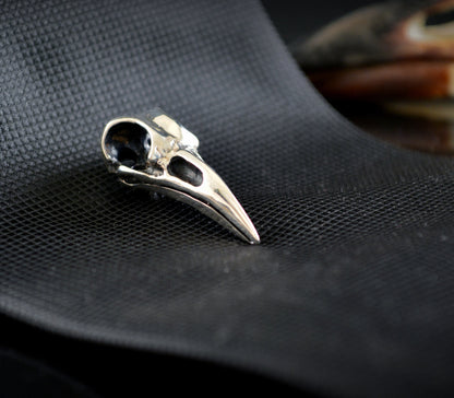 Pin corbata plata cráneo cuervo, Broche vikingo cuervo plata maciza, Broche para hombres
