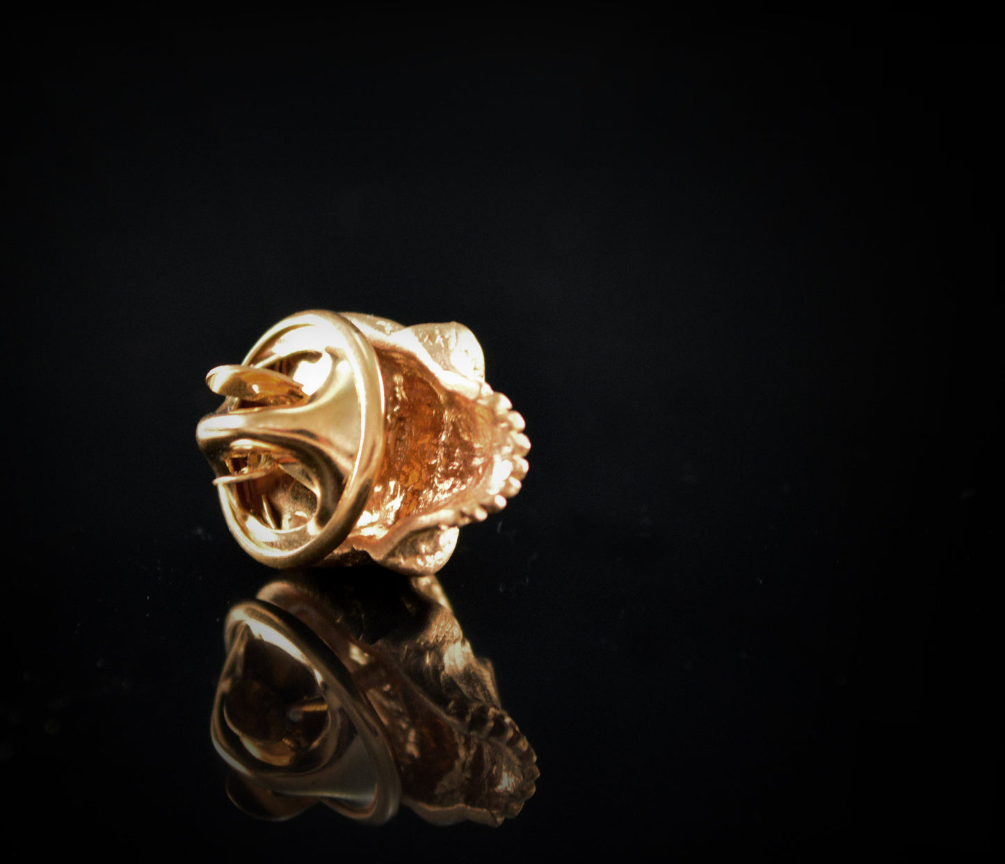 Pin corbata plata cráneo humano chapado en oro, Broche calavera - D´Cast