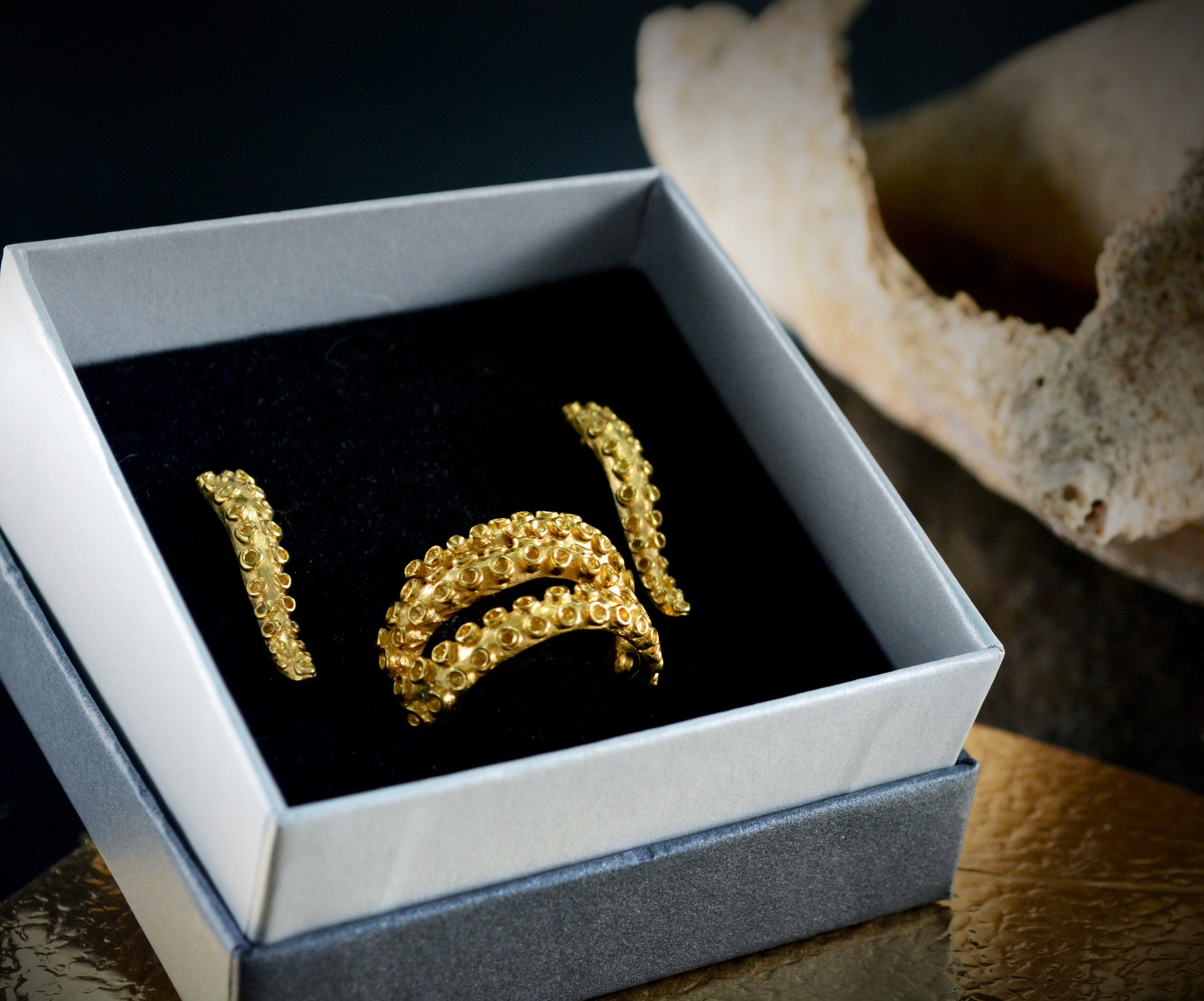 Anillo tentáculos pulpo chapado en oro 22k sobre plata 925y, Anillo ajustable tentáculos , Joyería del mar - D´Cast