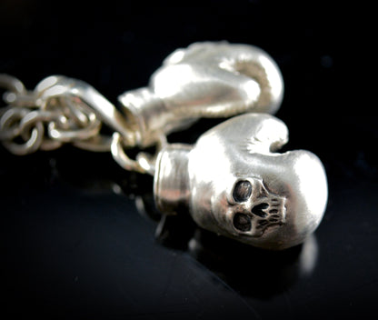 Colgante guantes de boxeo con calavera, Hechos a mano en plata de ley maciza, Regalo para luchadores - D´Cast
