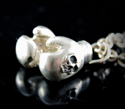 Colgante guantes de boxeo con calavera, Hechos a mano en plata de ley maciza, Regalo para luchadores - D´Cast