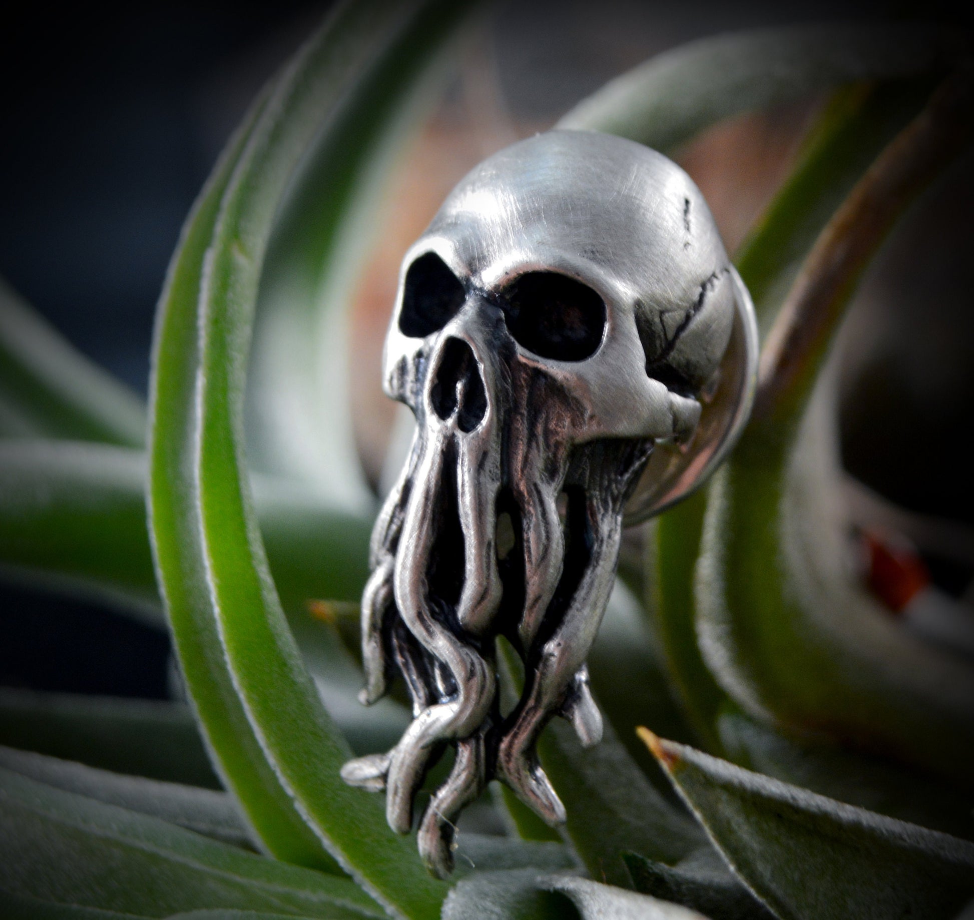 Pin Cthulhu hecho a mano en plata de ley, Broche calavera con tentáculos - D´Cast
