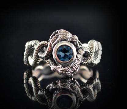 Anillo plata dragones, Solitario dragones con piedra azul, Anillo de compromiso, Regalo personalizado para Navidad - D´Cast