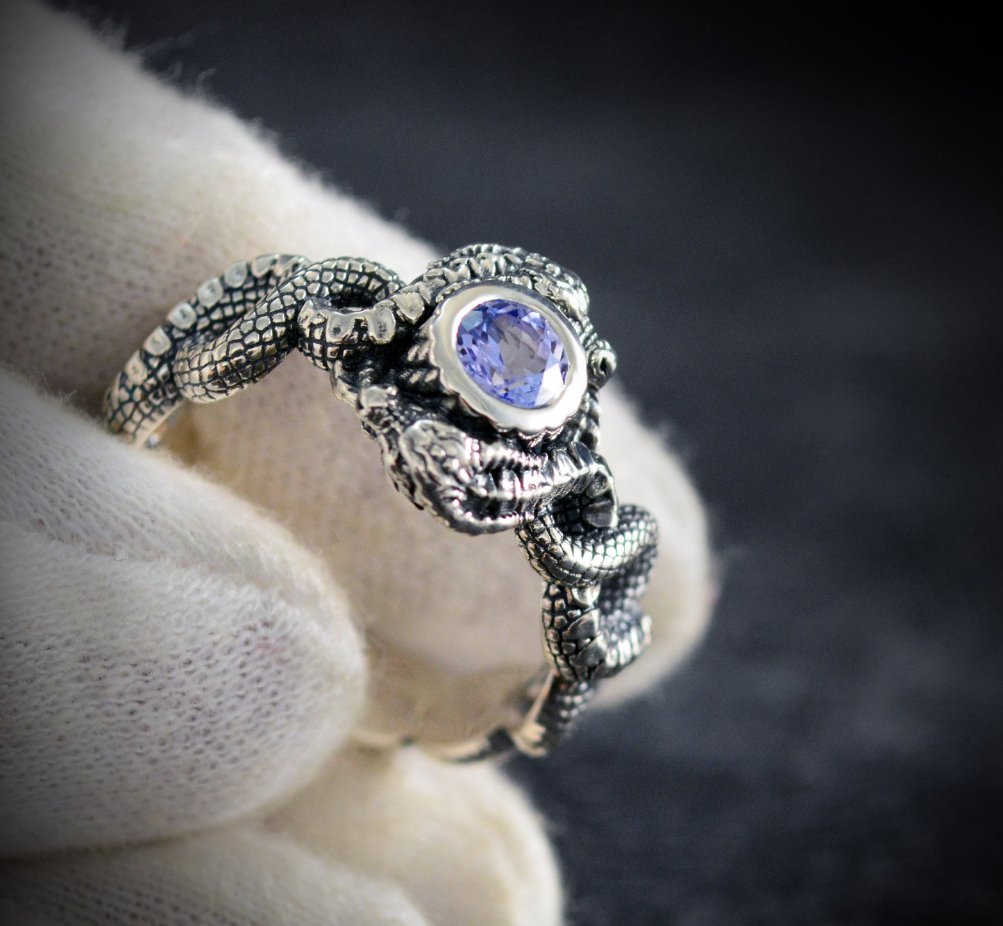 Anillo plata dragones, Solitario dragones con piedra azul, Anillo de compromiso, Regalo personalizado para Navidad - D´Cast