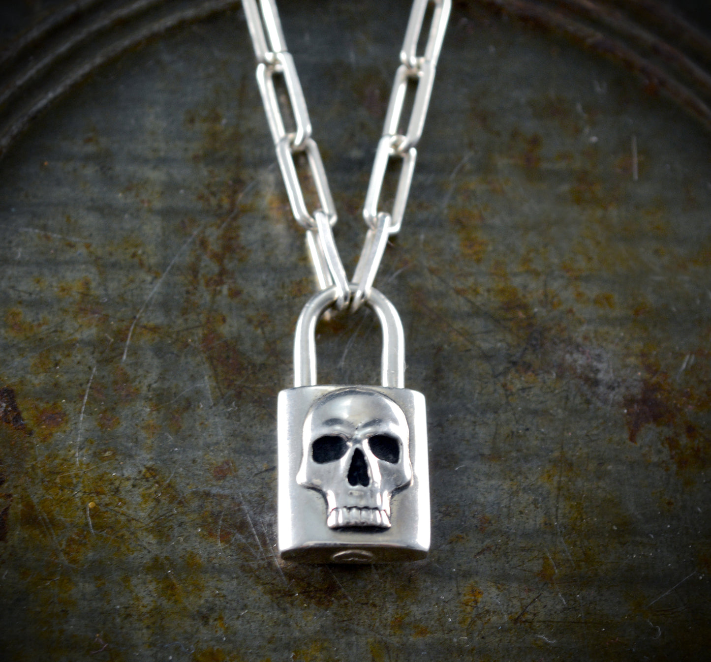 Padlock choker with skull handmade in sterling silver, Padlock amulet with rectangular silver chain links