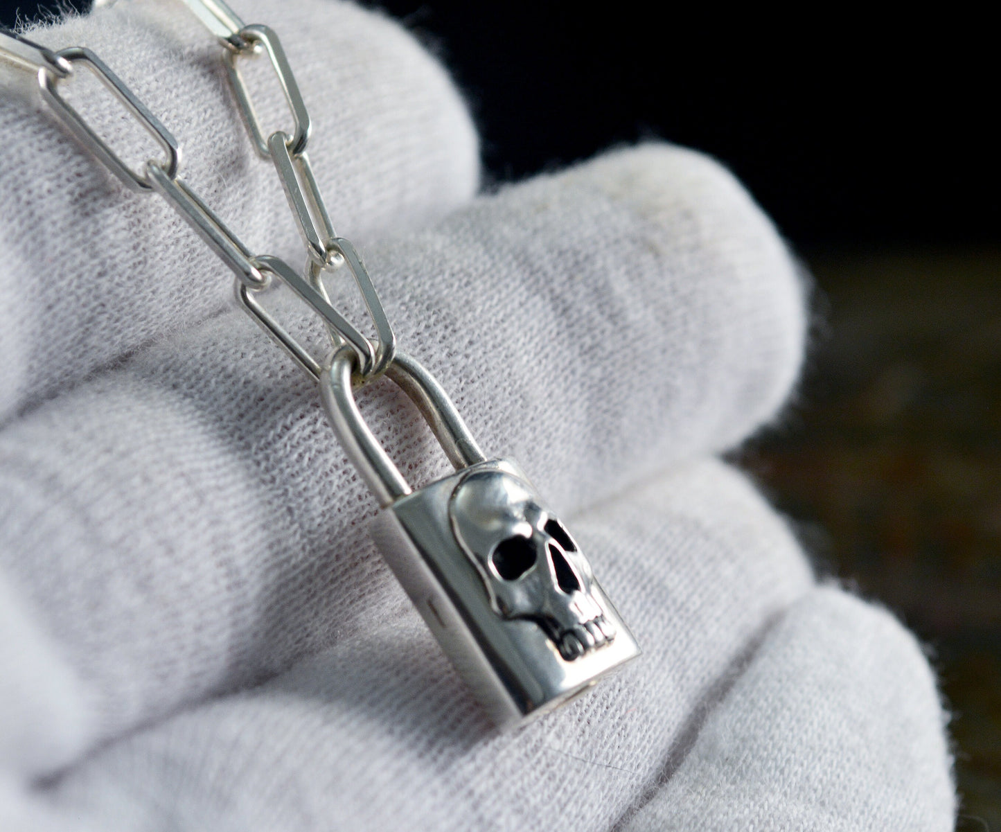 Padlock choker with skull handmade in sterling silver, Padlock amulet with rectangular silver chain links