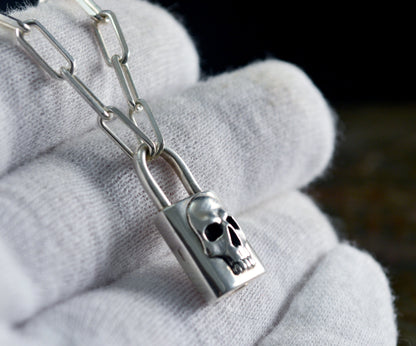 Padlock choker with skull handmade in sterling silver, Padlock amulet with rectangular silver chain links