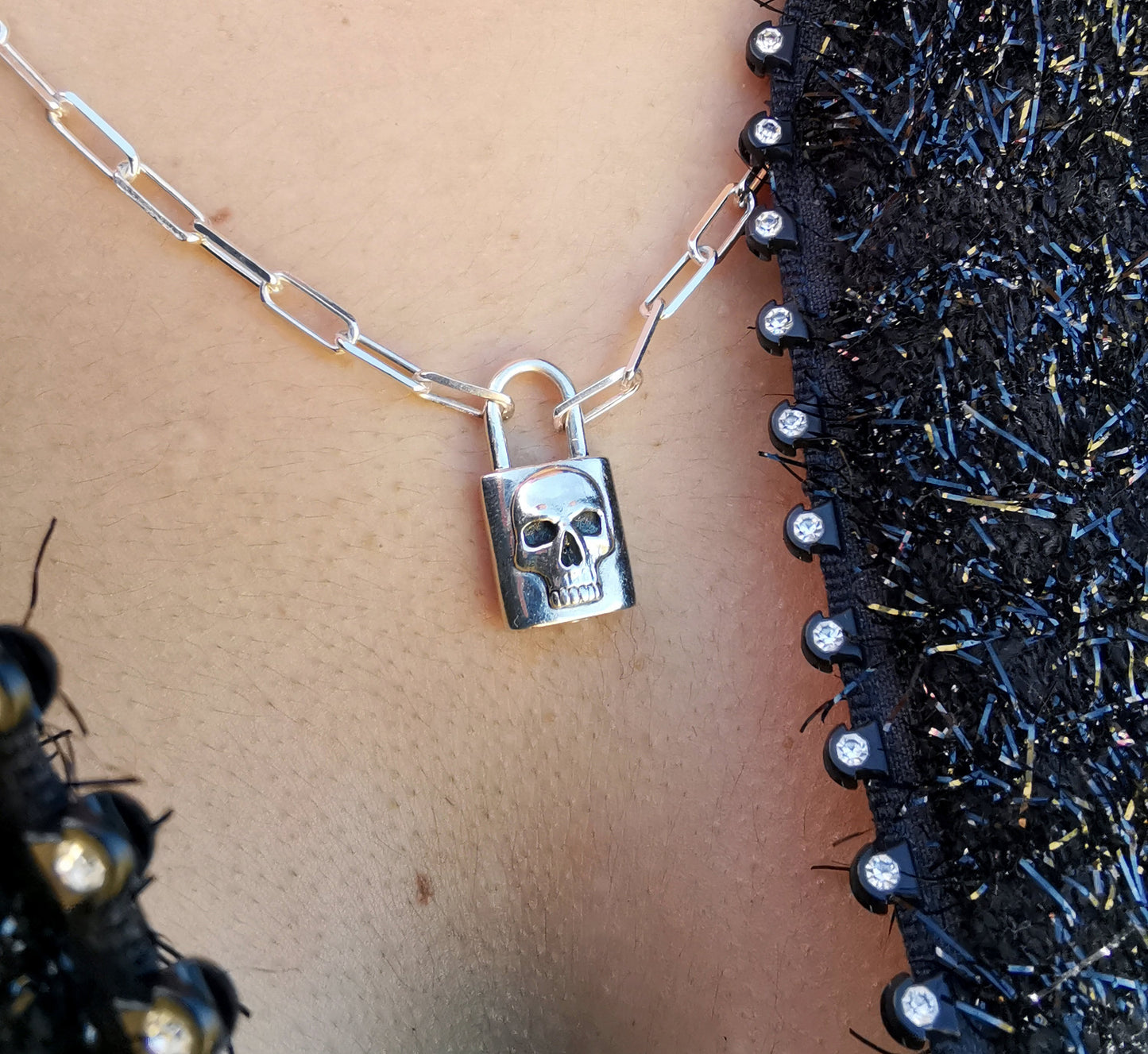 Padlock choker with skull handmade in sterling silver, Padlock amulet with rectangular silver chain links